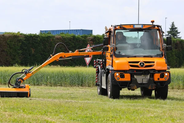 Braccio decespugliatore articolato per applicazione scarrabile su pianale di autocarro talent hymach evidenza