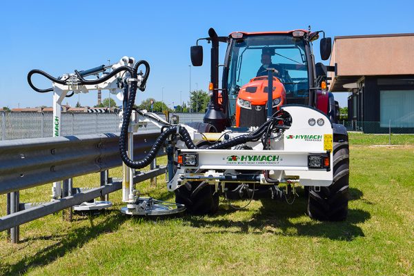 Macchina decespugliatrice tagliaerba Hymach con sistema automatico di aggiramento ostacoli verticali